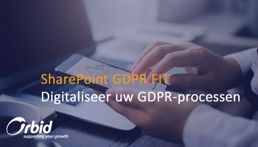 Handen met een mobiele telefoon die de GDPR oplossing van Orbid gebruiken Handen met een mobiele telefoon die de GDPR oplossing van Orbid gebruiken